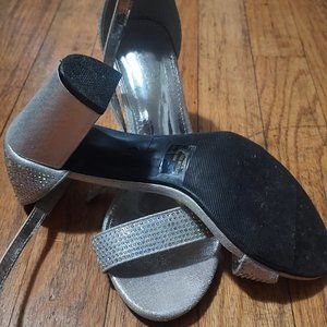 Size 7 Girls dress shoe / sandals